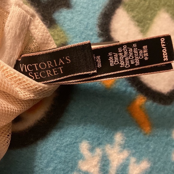 Victoria’s Secret front clasp lace underwire razorback demi bra - Picture 4 of 5